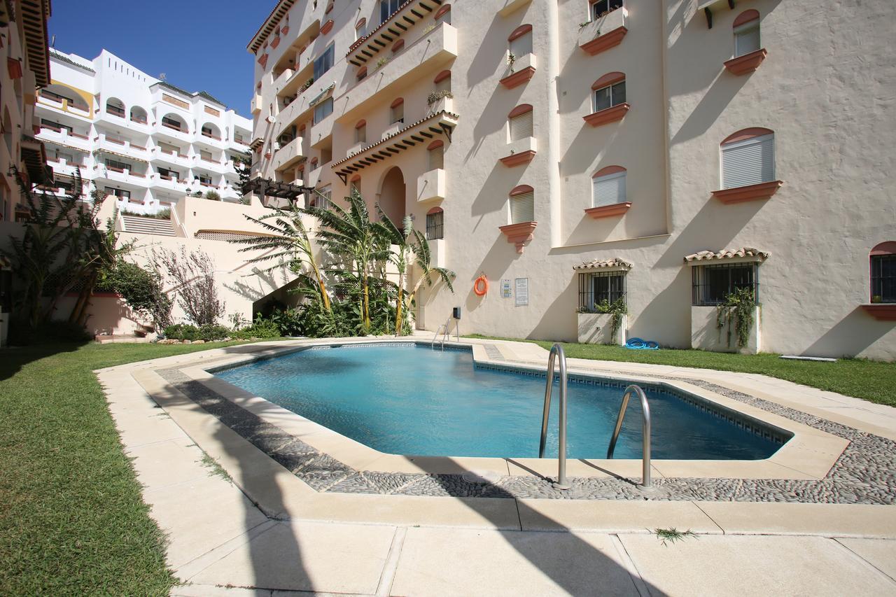 Marina Bay Playa Del Cristo Apartment Естепона Екстериор снимка