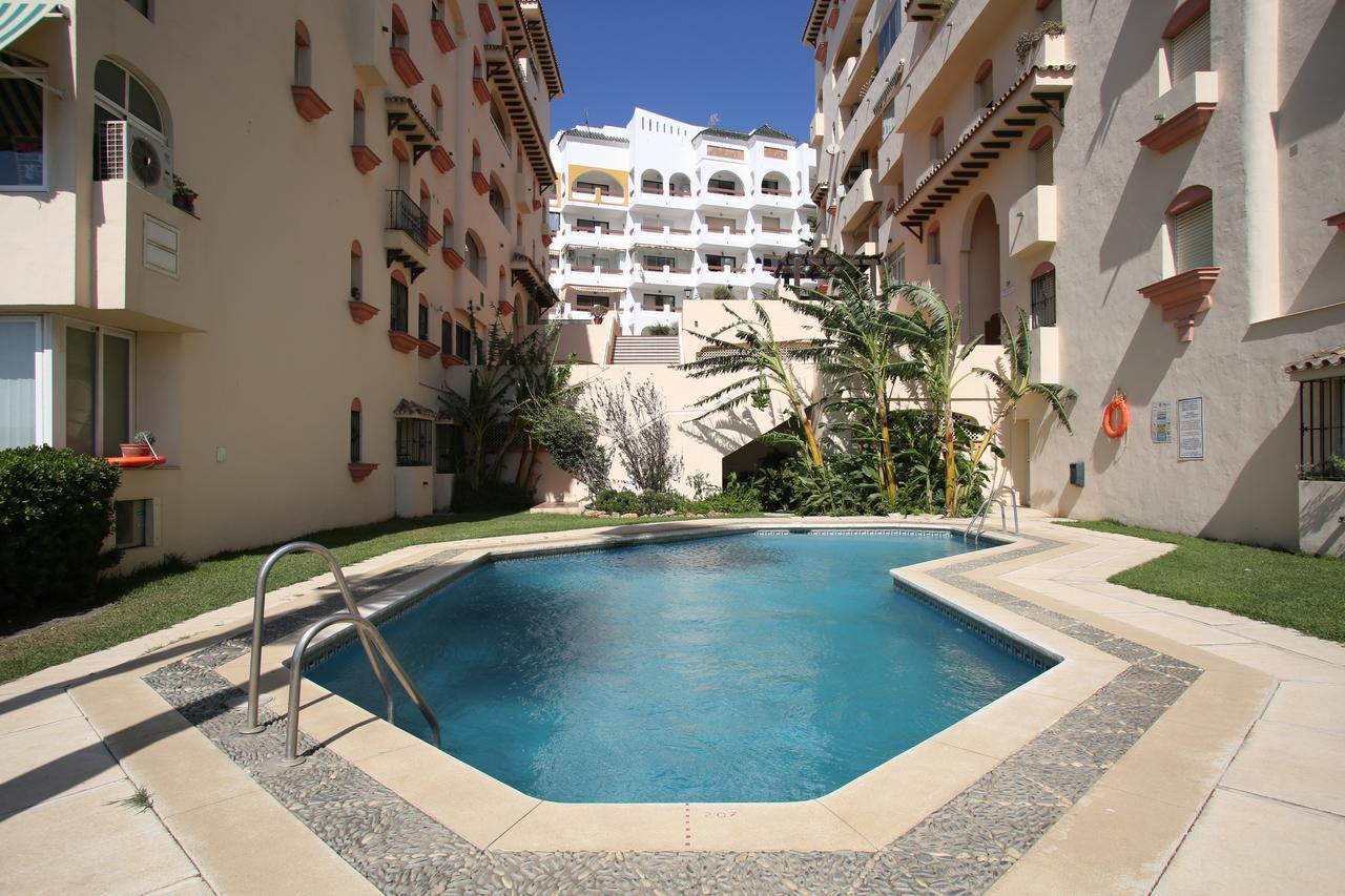 Marina Bay Playa Del Cristo Apartment Естепона Екстериор снимка
